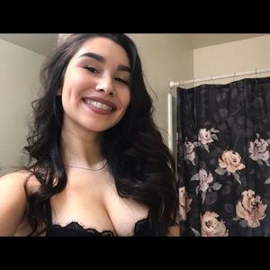 Meet your Posher, Kayla